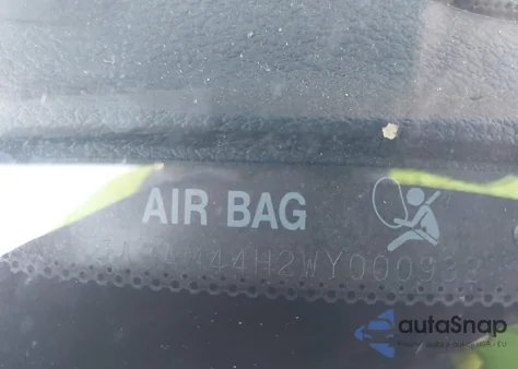 1998 Mitsubishi 3000 Gt z USA, uszkodzony, nr VIN JA3AM44H2WY000932